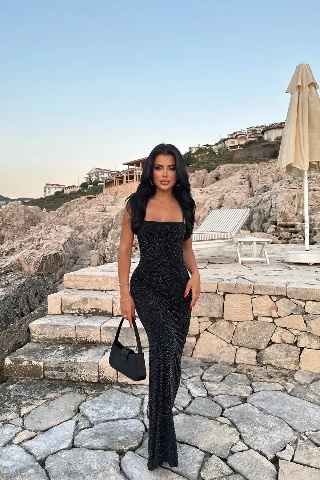 Long Dress With Black Stone